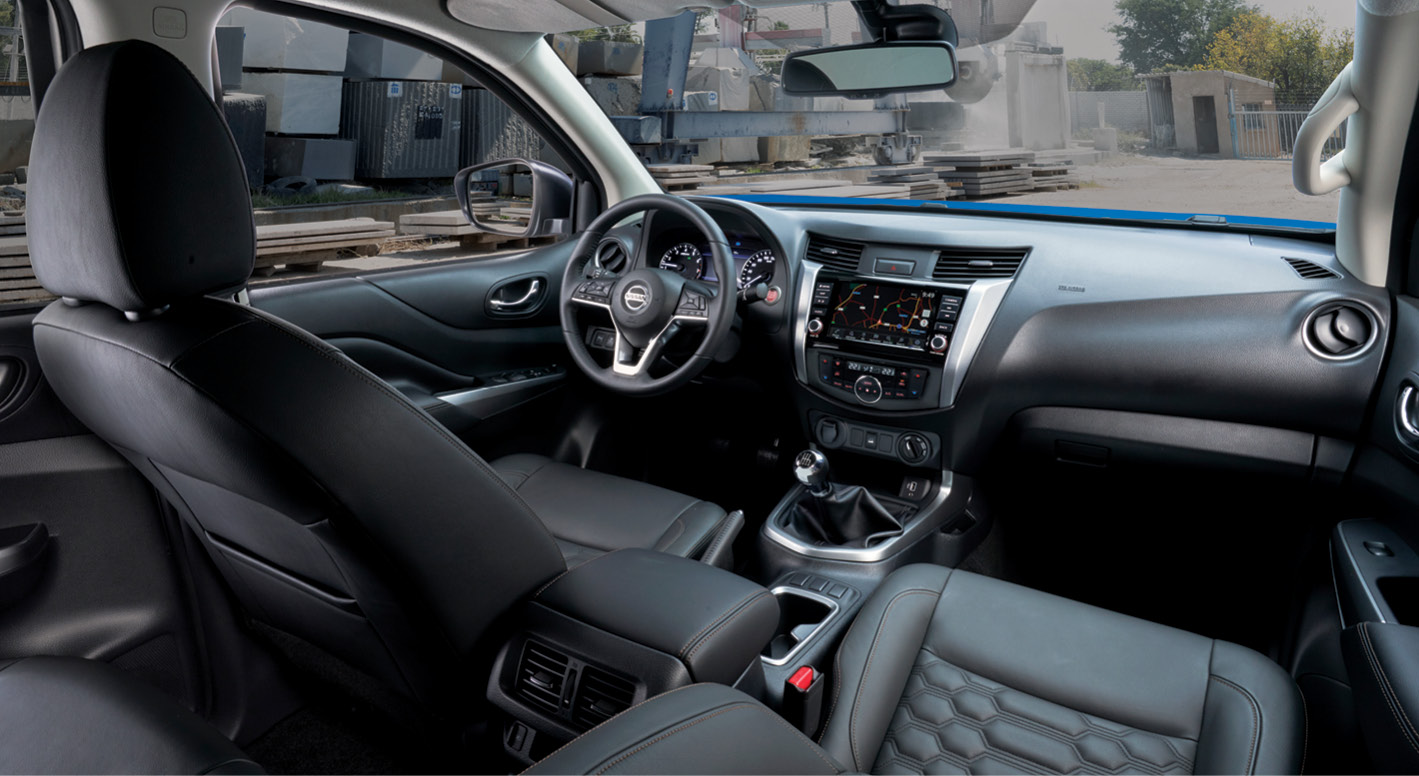 Nissan Navara LE model Interior