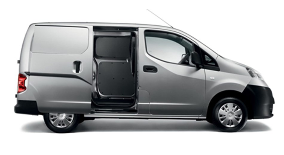 NV200 Side view with the sliding door open